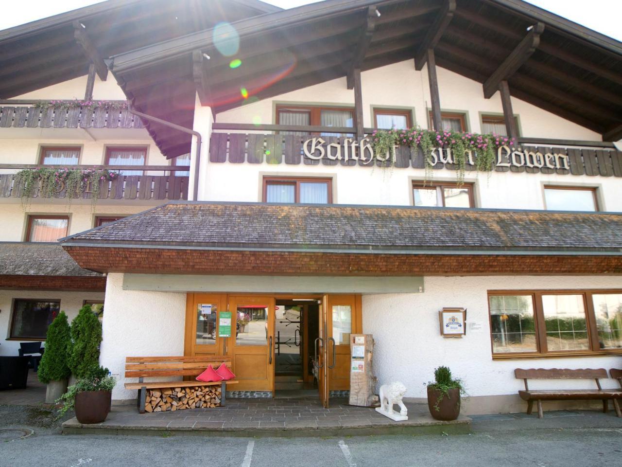 Hotel Gasthof Löwen Lingenau Exterior foto